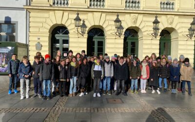 „Kirsche, Staub und Stuhl“