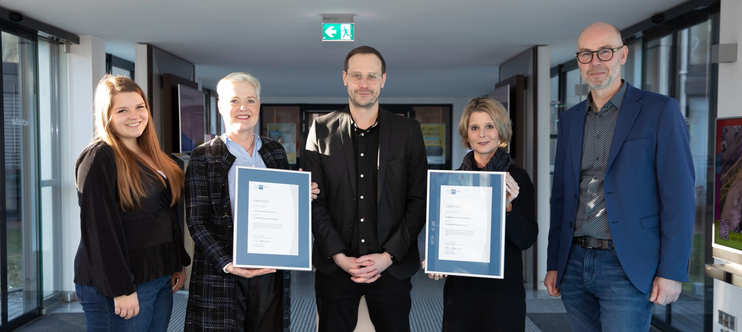 Techniropa Holding schließt IHK Bildungs- und Lernpartnerschaft mit St.-Matthias-Gymnasium Gerolstein